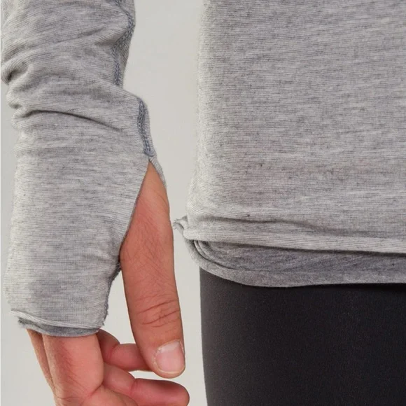 Lululemon Cabin Long Sleeve Tee Reversible Ghost Grey/Heathered Grey Size 8 - Picture 10 of 16